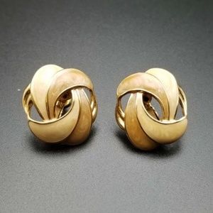 Vintage Signed NAPIER Cream Enamel Gold Tone Clip Screw Back Hoop Earrings